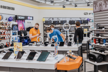 Миллиардные убытки, рост цен на 20% и уменьшение ассортимента. Что происходит с рынком продавцов техники в Украине? Интервью с СЕО «Фокстрота» /Фото 8