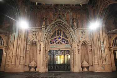 Гроші донорів майже закінчилися, а ремонт костелу Святого Миколая, що згорів, триває. Що буде з храмом /Фото 1