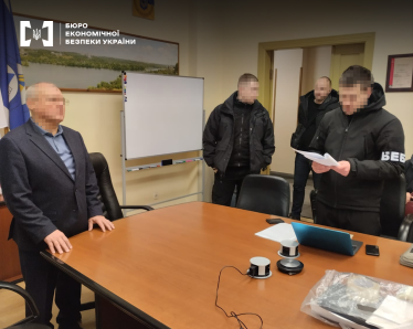 На феросплавних заводах Коломойського проходять обшуки у справі про ухилення від сплати 1,2 млрд грн податків /Фото 1