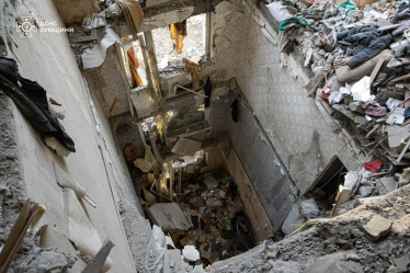 Росія атакувала Україну понад 80 дронами. У Сумах «шахед» влучив у багатоповерхівку, на Одещині пошкоджено лікарню і зерновий склад /Фото 9