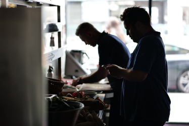 Шеф-кухар Юрій Ковриженко організував російський гастробойкот і зібрав £500 000 на допомогу Україні. Як працює кулінарна дипломатія /Фото 6