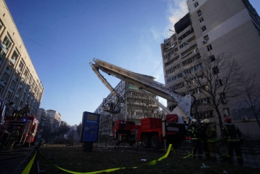 Уламки снаряду спричинили обвал у будинку в Шевченківському районі Києва /Фото 4