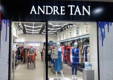 Дефіцит брендів. Імпорт одягу до України впав на 60%, а H&amp;amp;M та Zara не поспішають відкриватися. Чи є шанс у українських виробників /Фото 8