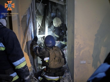 Росія вночі завдала шість ракетних ударів по Запоріжжю, є влучання у пʼятиповерхівку у центрі міста /Фото 3