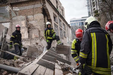 Росія завдала удару по Києву двома балістичними ракетами, є руйнування та потерпілі /Фото 3