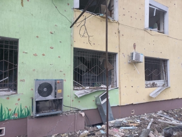 «Людей ховають в братських могилах, деяких — у своїх дворах». Інтерв'ю заступника мера Маріуполя про катастрофу в місті /Фото 18