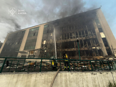 Массированный обстрел Украины. Россия нанесла один из самых больших ударов по Киеву, есть разрушения (фото, видео) /Фото 4