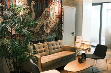 Работай где хочешь, записывай идеи где хочешь. Как устроен офис девелоперской комании SAGA /Фото 2