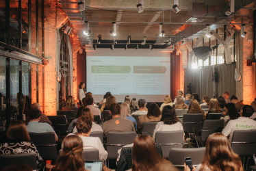 Студенти літньої школи Берклі на презентації бізнес-ідей у Промприладі