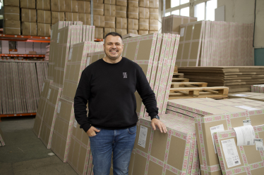 Георгій Артоделі, власник бренду меблів із картону FUTUFU