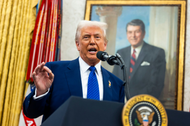 Путь к миру. Дональд Трамп объявил о начале переговоров о завершении войны России против Украины. LIVE 🔴 /Фото 1