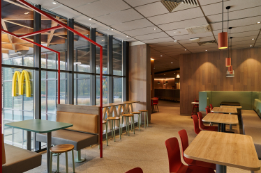 Ресторан McDonaldʼs в Києві