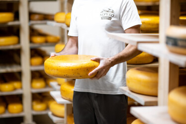 Здесь варят сыр. Как на местном патриотизме и альпийских козах создать конкурента французским и голландским брендам /Фото 8