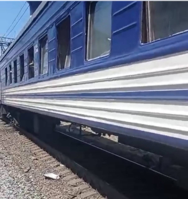Росія вдарила по Дніпропетровщині: є жерви, пошкоджено поїзд Одеса-Запоріжжя (фото, відео) /Фото 1