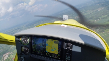 Українські підприємці масово скуповують невеликі літаки для швидких мандрівок. Звідки цей авіабум та скільки коштує літак /Фото 11