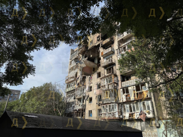 Росія атакувала Одесу: пошкоджені будинки, ринок «Привоз» і обʼєкти спадщини ЮНЕСКО (фото) /Фото 11