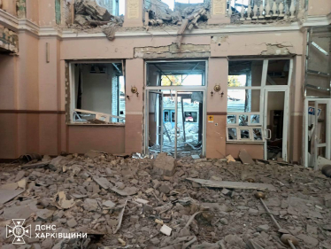 «Наймасованіша атака з початку війни». Росія обстріляла залізничну інфраструктуру Лозової, є загиблий (фото) /Фото 3