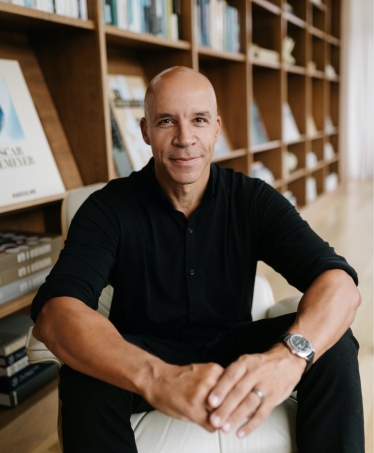 Зустріч із мисливцем на єті, майстер-клас із картонних стільців та стрільба з лука. Як у Nike виховують творчі команди /Фото 2