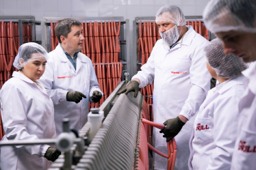 «Ті самі хот-доги з АЗК» – Віталій Войтович, засновник та CEO Premier Food Group, розповів як бренд Mr.Grill змінив культуру споживання хот-догів в Україні та чому і як компанія&amp;nbsp;допомагає розвиватися малому бізнесу /Фото 3