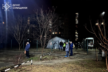 Росія атакувала Україну понад 80 дронами. У Сумах «шахед» влучив у багатоповерхівку, на Одещині пошкоджено лікарню і зерновий склад /Фото 4