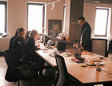 «Ми — плем'я. Ми цінуємо кожного». Як виглядає сміливий офіс креативного агентства Banda /Фото 38