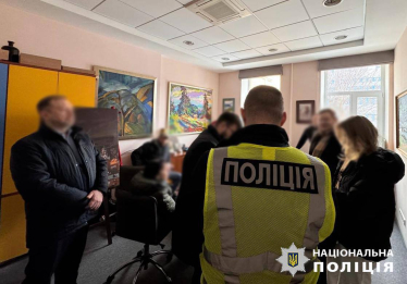 У Києві поліція проводить обшуки на фармпідприємствах «Артеріум», «Фармак» та «Дарниця». Що про це відомо /Фото 2