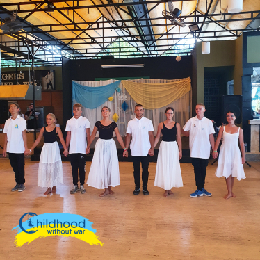 «Дитинство без війни» – благодійна програма Руслана Шостака, що евакуювала понад 2000 осіб. Як долучитися? /Фото 8