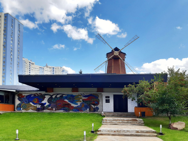 мозаїка Вітер Алли Горської у Києві /Wikipedia/Rasal Hague