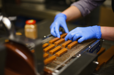 Крафтовый бренд Spell захватил 9% рынка премиум-шоколада и вошел в крупнейшие супермаркеты страны. В чем секрет? /Фото 3