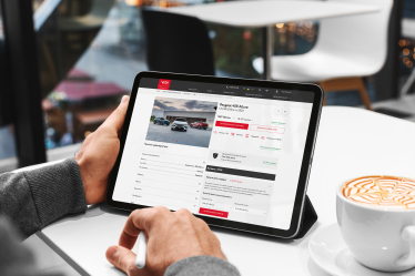 «Раніше люди приходили в автосалони за інформацією, а сьогодні – за увагою», – Олександр Джуринський, CEO та співвласник групи компаній VIDI про ключові складові успіху бізнесу групи /Фото 3