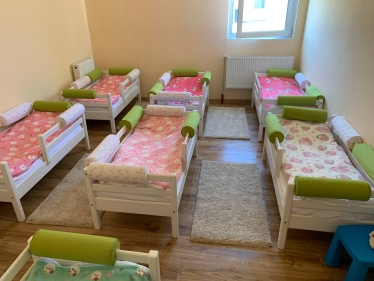 Грузинський екстопчиновник знайшов $200 000 на евакуацію дітей-сиріт із Харківщини. Як він шукає кошти на їхній розвиток та навіщо йому зустріч із Мілою Куніс /Фото 3