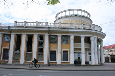 «Нас не зламати». Від війни постраждав кожен другий підприємець Чернігова. Як оживає бізнес у місті на Десні /Фото 15