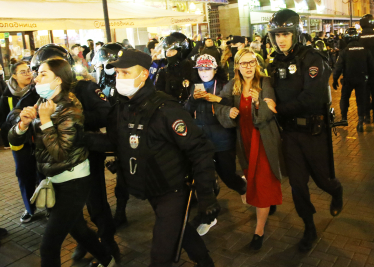 У Росії арештовують протестувальників проти війни й мобілізації. /Getty Images