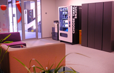 Офіс для тих, хто не хоче працювати в офісі. SoftServe відкрила новий простір у розпал пандемії. Що з цього вийшло /Фото 53