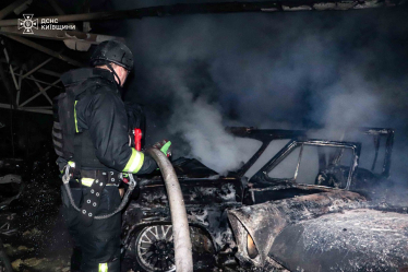 Росія атакувала Україну 100 дронами. У Харкові пожежа на підприємстві, в Умані пошкоджено інфраструктурний обʼєкт (фото, відео) /Фото 11