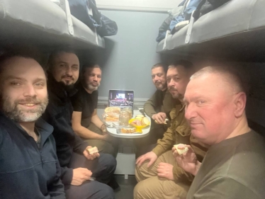 Неефективна «Укрзалізниця» перетворилася на машину з порятунку мільйонів українців. Як компанію переставили на воєнні рейки /Фото 8