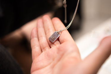 Послуга гравіювання в Pandora