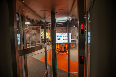 Офис-трансформер и оценка настроения по фото. Как выглядит новый инновационный рабочий хаб Fozzy Group /Фото 3