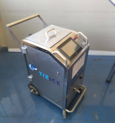 Конкурент Karcher. Супруги-инженеры из Львова разработали оборудование для очистки сложных механизмов с помощью сухого льда. История производителя криобластеров Tiz Ice /Фото 1