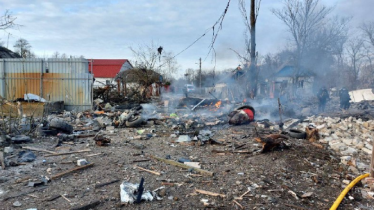 Росія знову атакувала Україну. Є влучання в обʼєкти генерації у кількох областях, пошкоджено житлові будинки в Києві /Фото 3