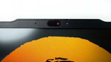 Додатковим плюсом є шторка камери у Lenovo ThinkPad E14 Gen 6