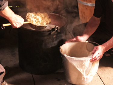 «Гуцульська овеча бриндзя»&amp;nbsp;– один із трьох українських продуктів із захищеним географічним походженням. Як її виготовляють /Фото 12