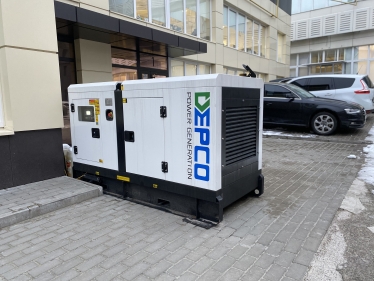 «Співробітники зможуть жити в офісі». У IT-компанії Genesis розповіли, як підготували офіс та команду на випадок блекауту /Фото 3