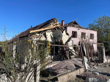 Россия ударила ракетами по пригороду Днепра, есть жертвы /Фото 4