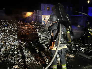 Россия атаковала логистический центр сети «Эпицентр» в Киевской области (фото) /Фото 1