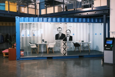 «Классные решения редко рождаются в переговорках». Как выглядит офис IT-компании EVO, где сотрудники самостоятельно могут оформлять пространство /Фото 2