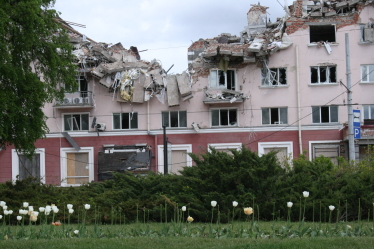 «Нас не зламати». Від війни постраждав кожен другий підприємець Чернігова. Як оживає бізнес у місті на Десні /Фото 16