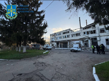 Росія «Шахедами» атакувала кондитерський цех у Сумах, загинув підприємець (фото, відео) /Фото 3