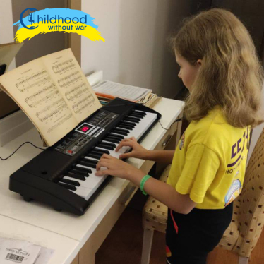 «Дитинство без війни» – благодійна програма Руслана Шостака, що евакуювала понад 2000 осіб. Як долучитися? /Фото 4