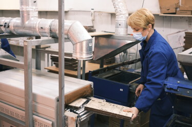 Ugears делает 100 000 3D-пазлов в месяц и продает их в 85 стран. Как выглядит производство этих необычных игрушек /Фото 24